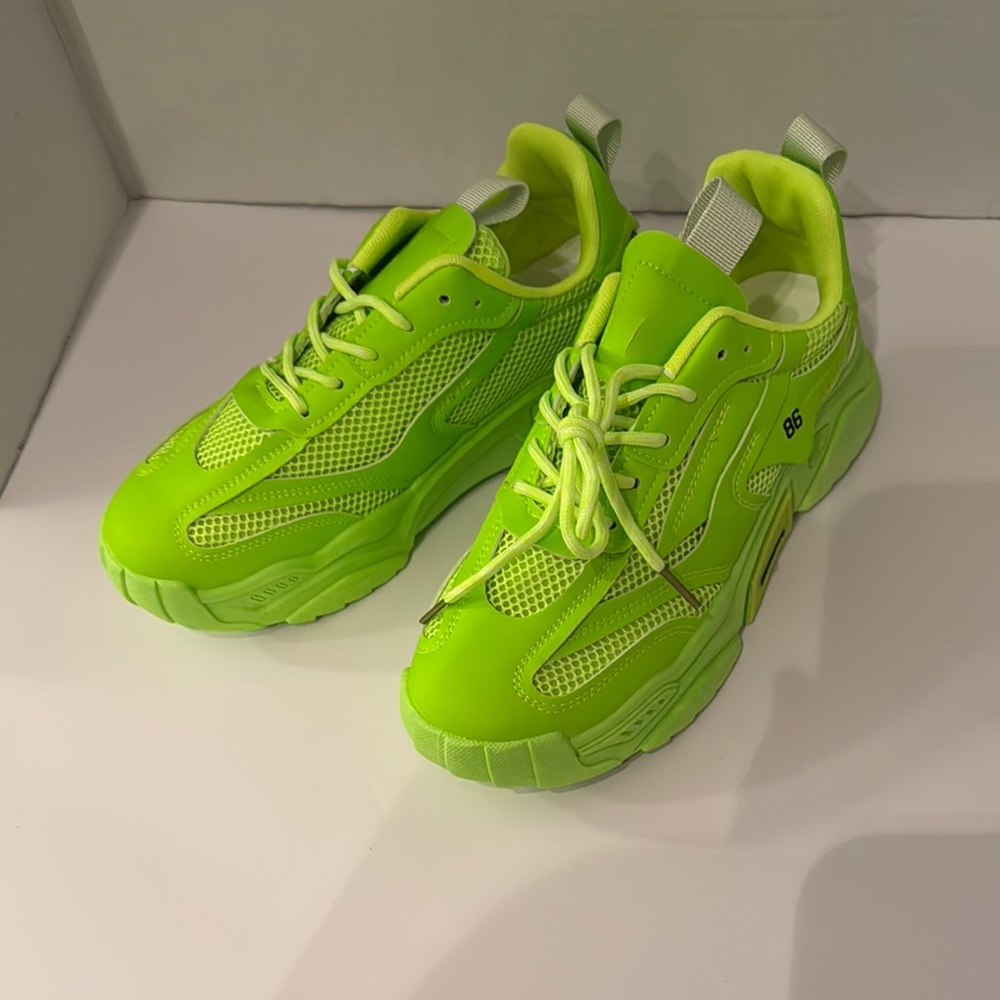 NYC Neon Green Athletic Light Weight Running Shoes Women’s Size 10 New
